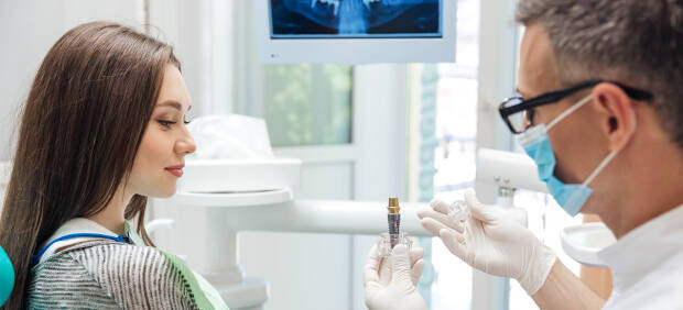 Implantat und regelmäßige Prophylaxe - ein Erfolgsteam! Implantat und regelmäßige Prophylaxe - ein Erfolgsteam!